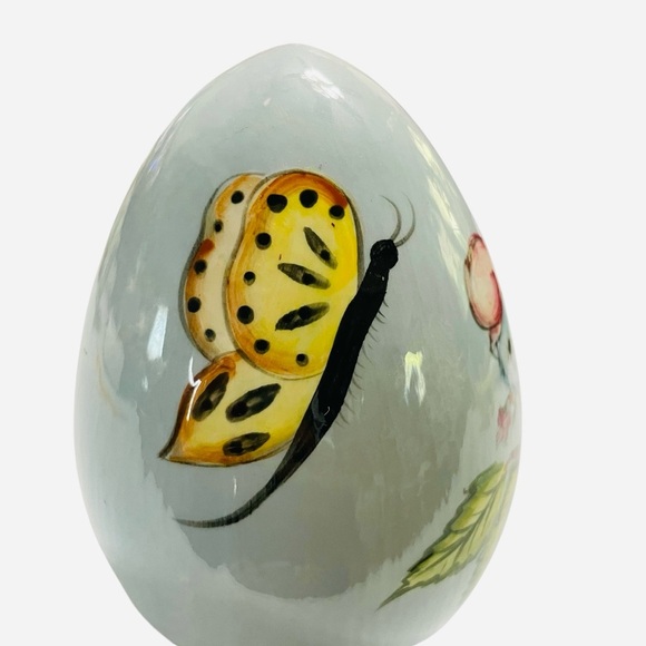 VTG Hand-Painted Ceramic Egg Figurine Blue Bird & Butterfly Decor Collectible - Picture 4 of 10